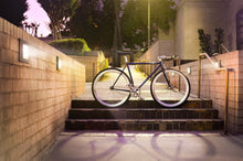 將圖片載入圖庫檢視器 November