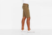 將圖片載入圖庫檢視器 Levi's Commuter 504 Regular Straight Shorts