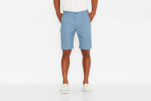 將圖片載入圖庫檢視器 Levi's Commuter 504 Regular Straight Shorts
