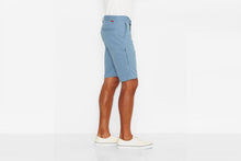 將圖片載入圖庫檢視器 Levi's Commuter 504 Regular Straight Shorts