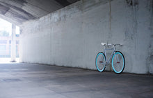 Ladda upp bild till gallerivisning, Delta